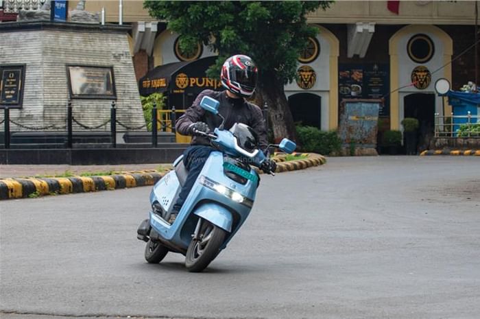 Should I buy a Burgman Street EX or a TVS iQube? TVS iQube price, Suzuki Burgman price, buying decision explained.